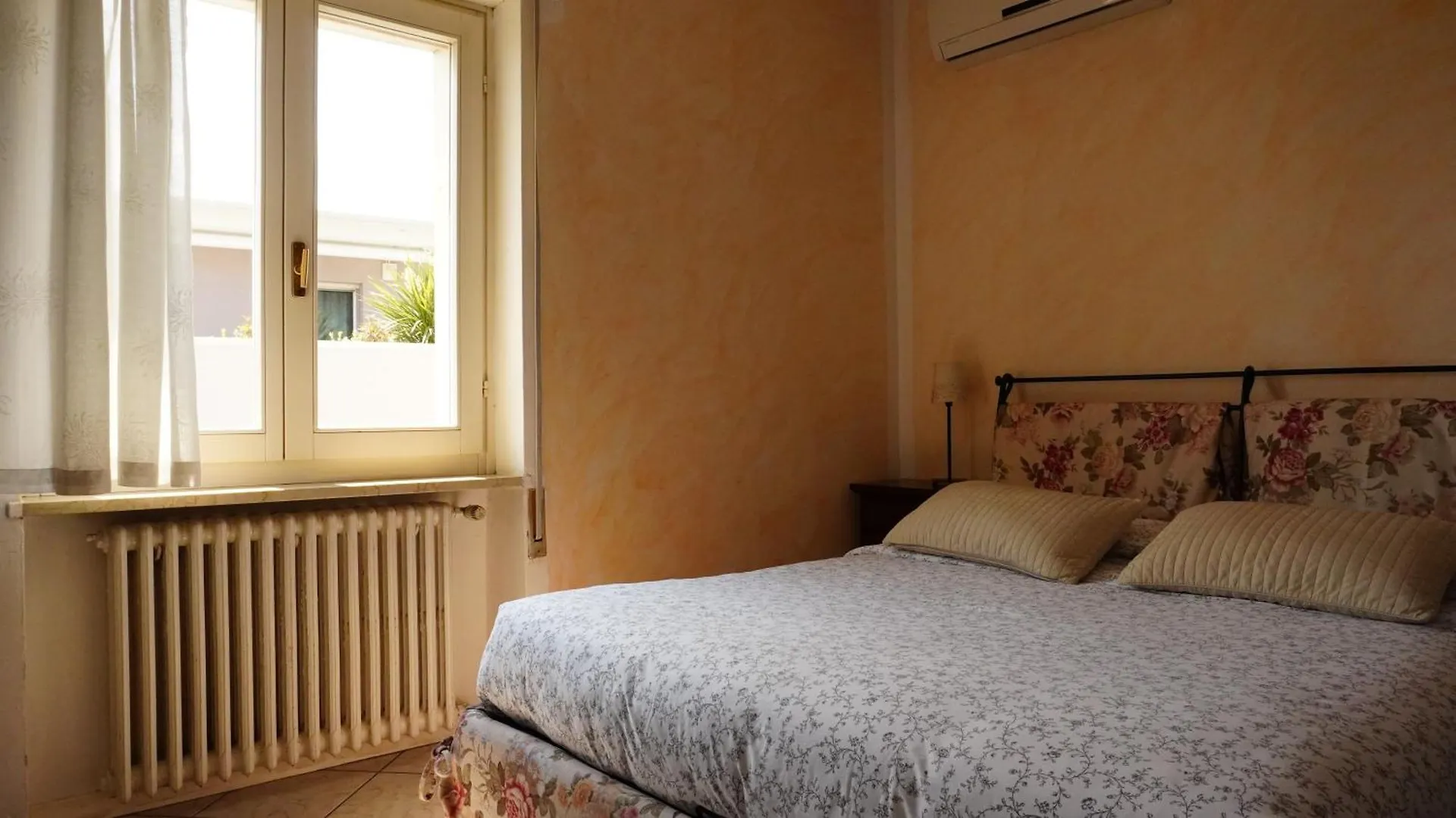 Apartment Appartamenti Villa Lina Desenzano del Garda