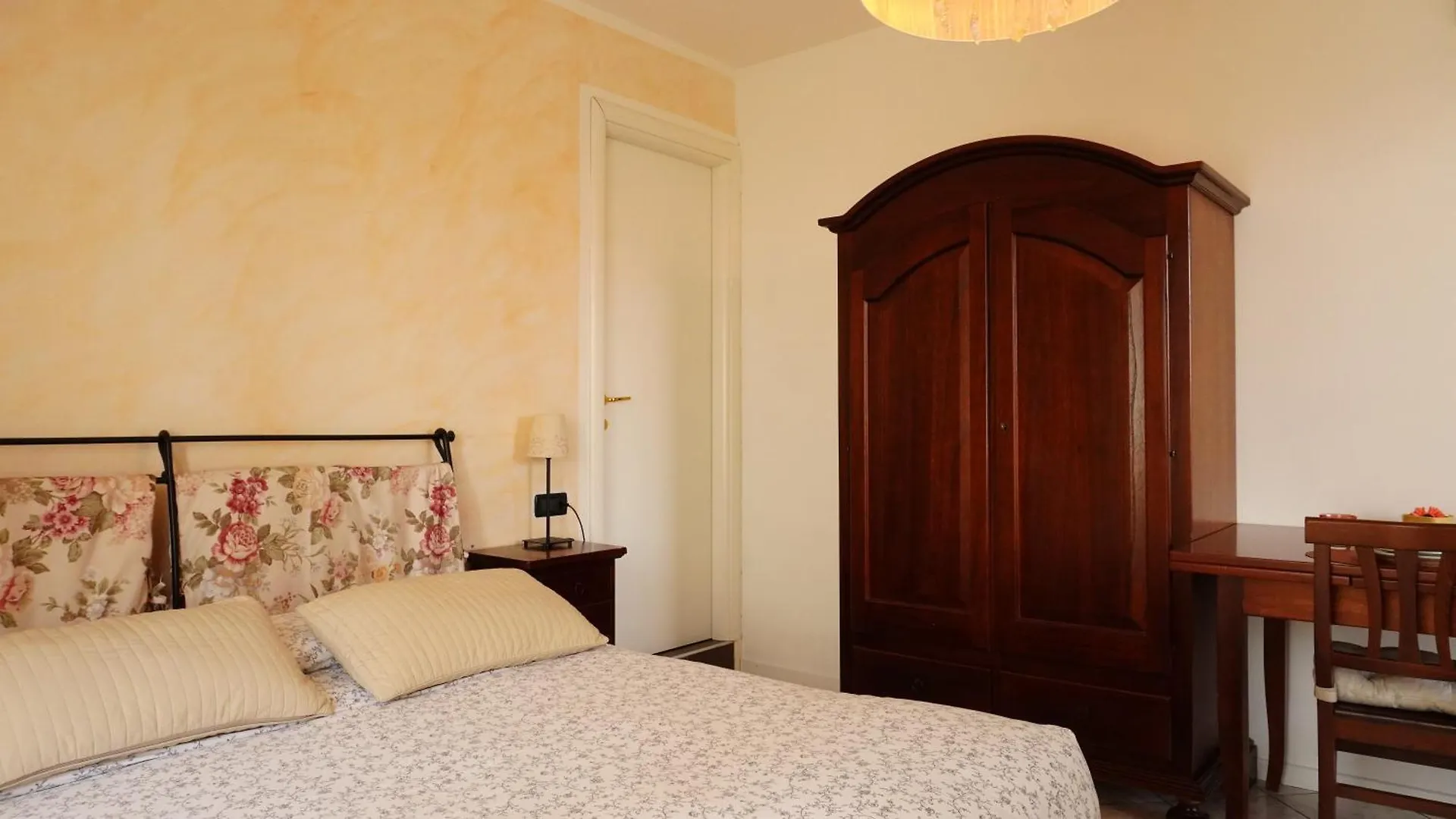 Appartamenti Villa Lina Desenzano del Garda 0*,  Italien