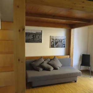 https://appartamento-robinie-78.it-romehotels.com