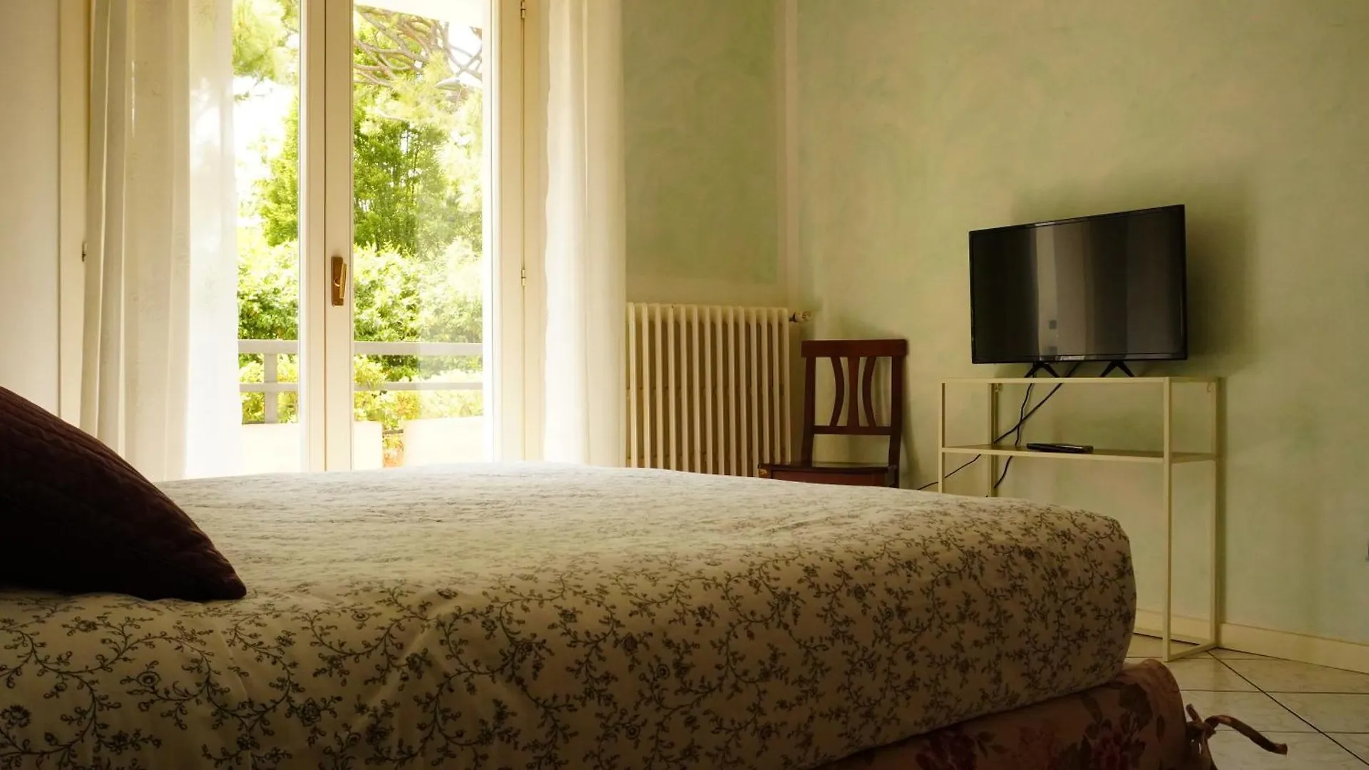 Appartamenti Villa Lina Desenzano del Garda 0*,  Italia